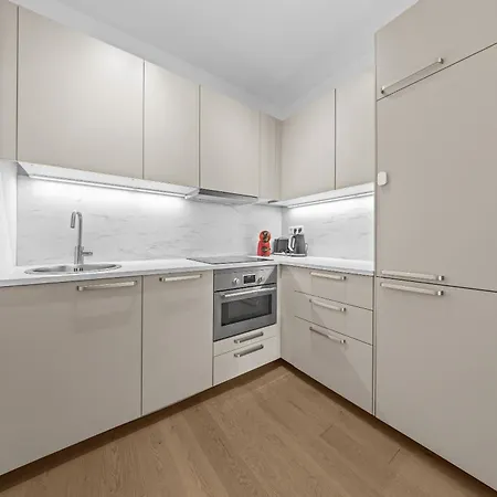 Eurovea Tower - The First Skyscraper In Slovakia Apartman