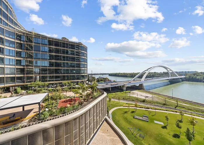Eurovea Tower - The First Skyscraper In Slovakia * 브라티슬라바