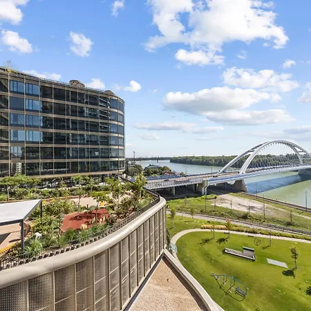 Eurovea Tower - The First Skyscraper In Slovakia * ברטיסלאבה
